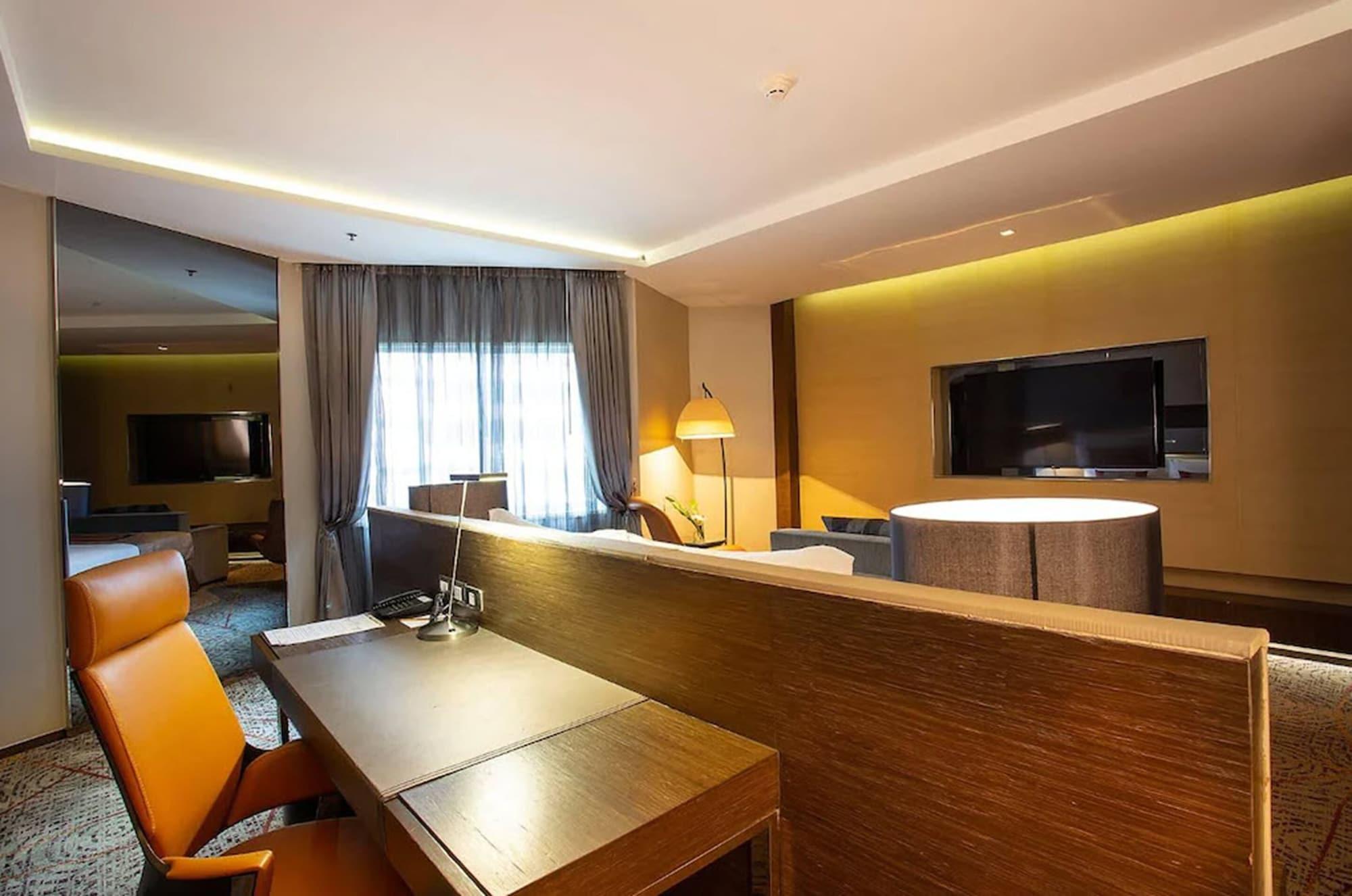 Graceland Bangkok By Grace Hotel - Sha Extra Plus Eksteriør billede